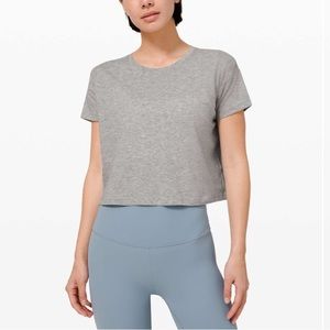 Lululemon Cates Tee in Heathered Core Light Grey